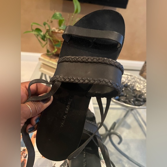 Valia Gabriel Sandals - Picture 4 of 12